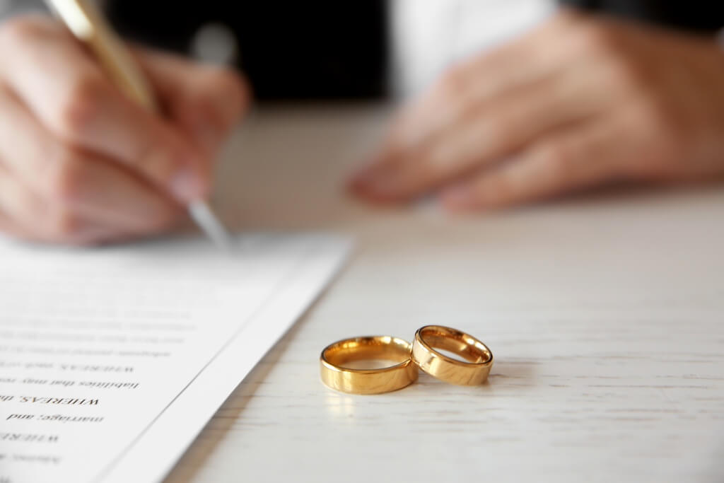 Client Signing The Legal Doc